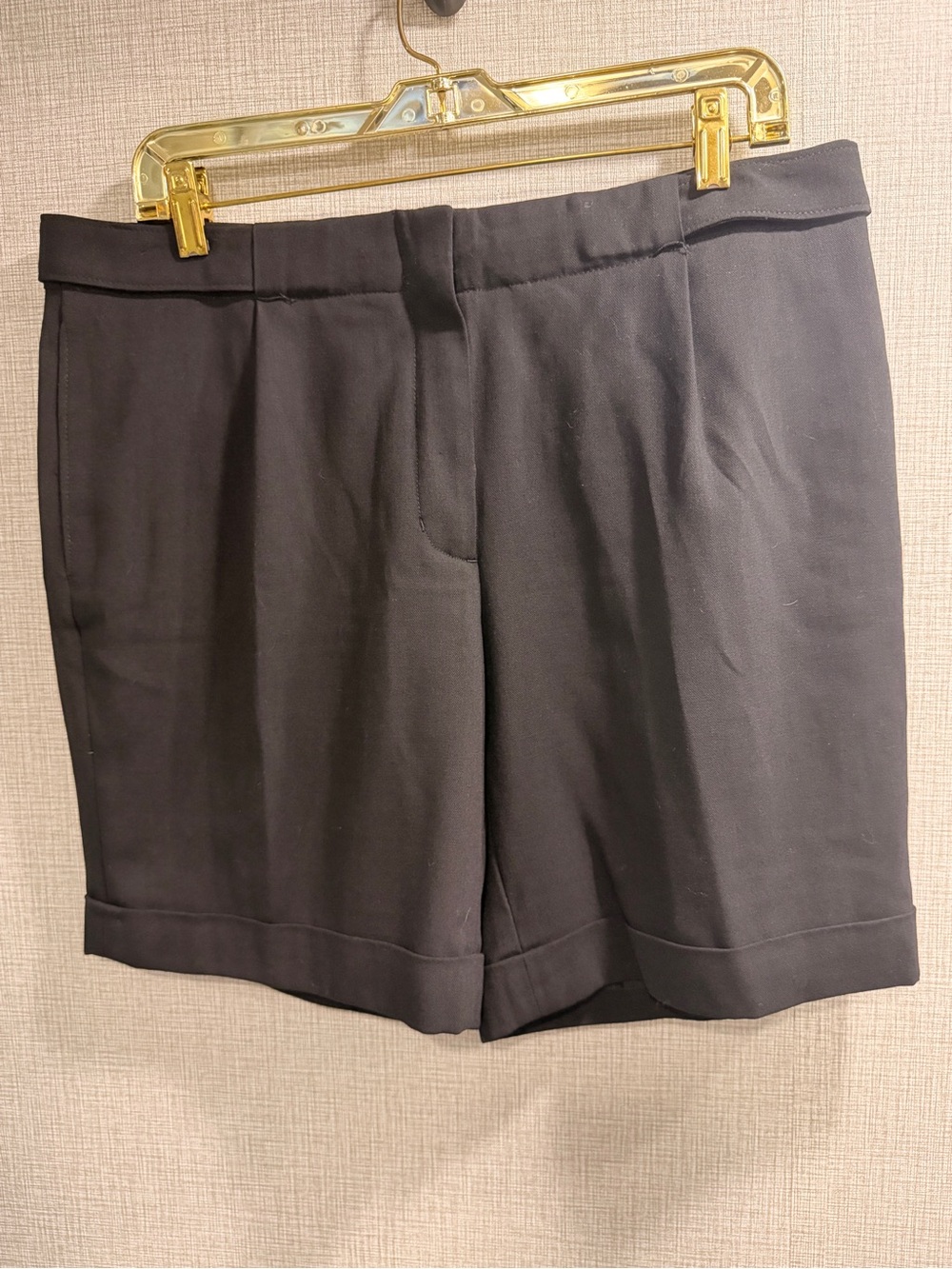 BCBG Maxazria Women's Black Dress Shorts Size 10